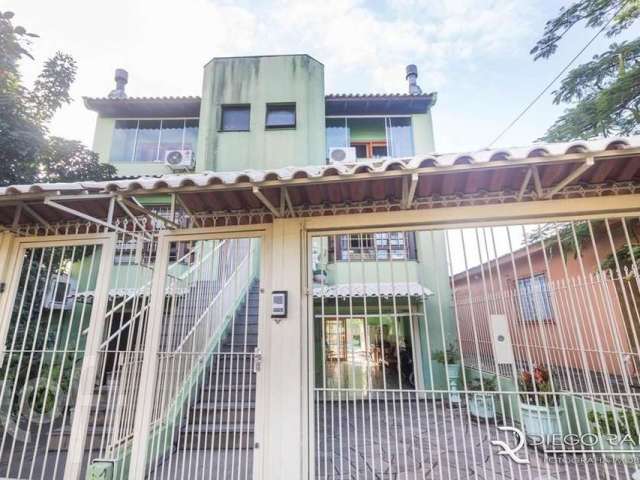 Casa com 3 quartos à venda na Avenida Mãe Apolinária Matias Batista, 170, Morro Santana, Porto Alegre, 171 m2 por R$ 744.000