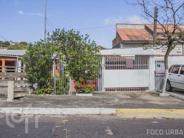 Casa com 3 quartos à venda na Avenida dos Prazeres, 206, Vila Jardim, Porto Alegre, 124 m2 por R$ 500.000