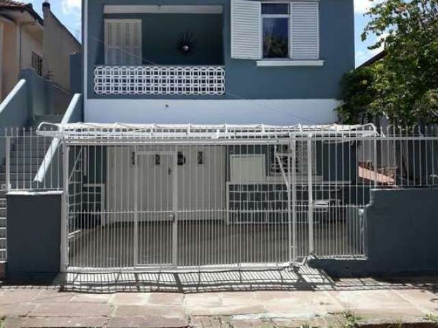 Casa com 4 quartos à venda na Avenida Carneiro da Fontoura, 307, Jardim São Pedro, Porto Alegre, 390 m2 por R$ 890.000