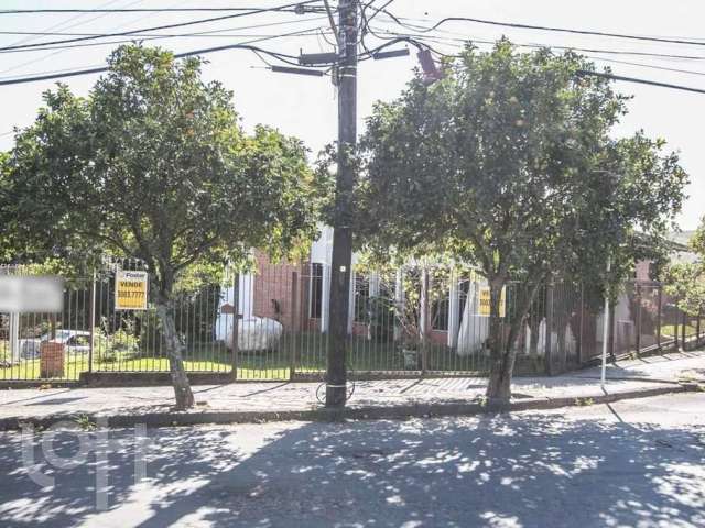 Casa com 3 quartos à venda na Rua Amapá, 1040, Vila Nova, Porto Alegre, 432 m2 por R$ 950.000