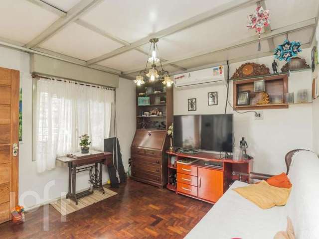 Casa com 3 quartos à venda na Hermeto Bermudez, 255, Passo das Pedras, Porto Alegre, 106 m2 por R$ 360.000
