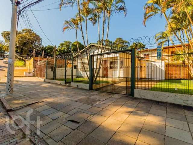 Casa com 4 quartos à venda na Rua General Gomes Carneiro, 16, Medianeira, Porto Alegre, 216 m2 por R$ 550.000