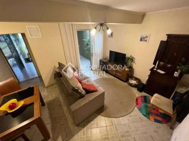 Casa em condomínio fechado com 3 quartos à venda na dos Caquizeiros, 69, Taboão, Diadema, 139 m2 por R$ 397.000