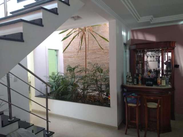 Casa com 3 quartos à venda na Rua Evaristo de Morais, 875, Jardim Stella, Santo André, 213 m2 por R$ 750.000