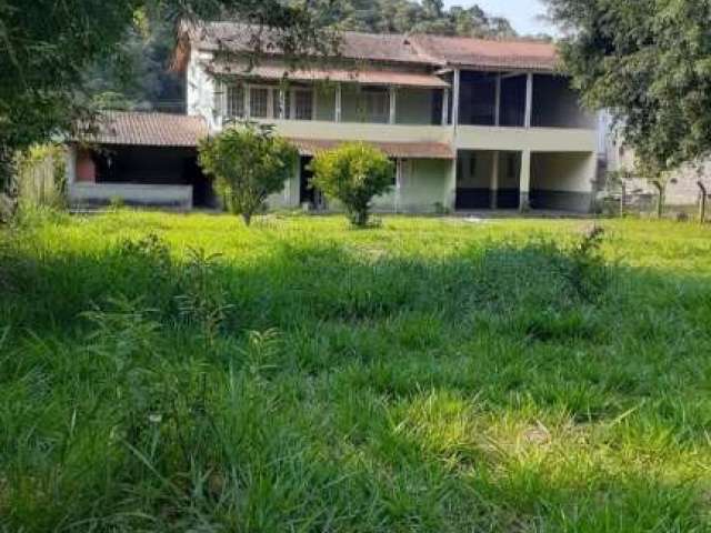 Casa com 4 quartos à venda na Rua Franklin Soares Ferreira, Grama, Juiz de Fora, 220 m2 por R$ 470.000