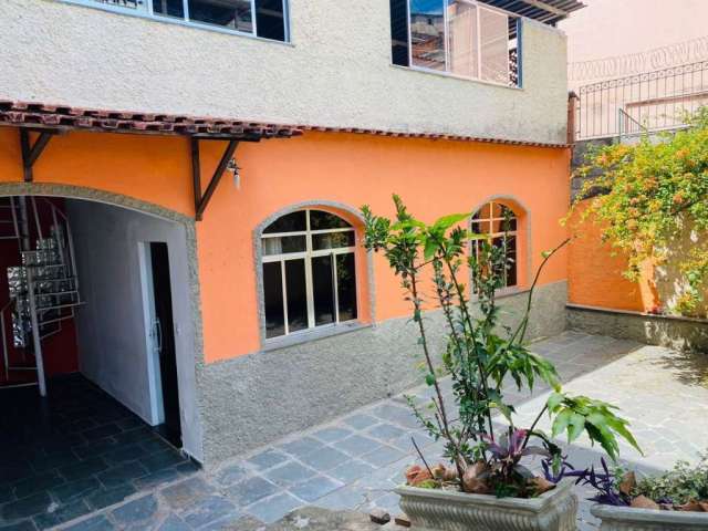 Casa com 3 quartos à venda na Rua Braz Antônio Falco, Ipiranga, Juiz de Fora, 174 m2 por R$ 320.000