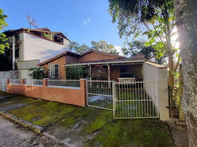 Casa com 4 quartos à venda na Rua Antônio Carlos Pereira, Tiguera, Juiz de Fora, 273 m2 por R$ 400.000