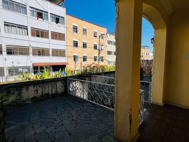 Casa com 4 quartos à venda na Rua José Libânio Rodrigues, Bandeirantes, Juiz de Fora, 300 m2 por R$ 450.000