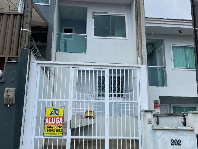 Casa Com 2 Quartos Na Rua Fraiburgo, 202, Iririú, Joinville - SC - ID ...