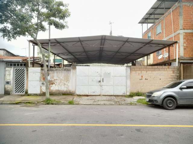 Excelente terreno com galpão, centro do bairro Benfica