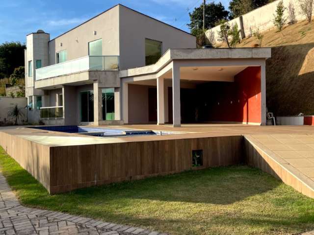 Maravilhosa casa dúplex, com área gourmet, piscina, jardin