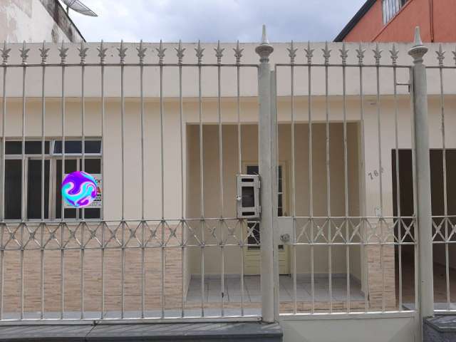 Excelente localização, ótima casa com três dormitórios,  no Bairro de Lourdes