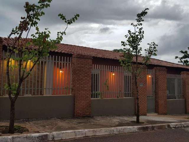 Casa à venda 4 Quartos, 1 Suite, 4 Vagas, 360M², Jardim Shangri-La, Cuiabá - MT