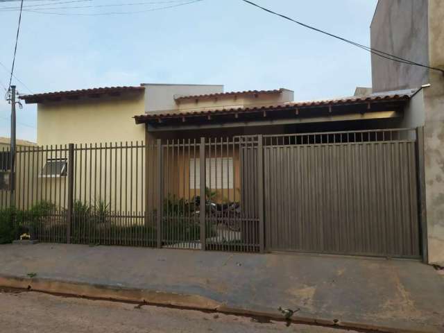 Casa à venda 3 Quartos, 2 Vagas, 200M², Jardim Primeiro de Março, Cuiabá - MT