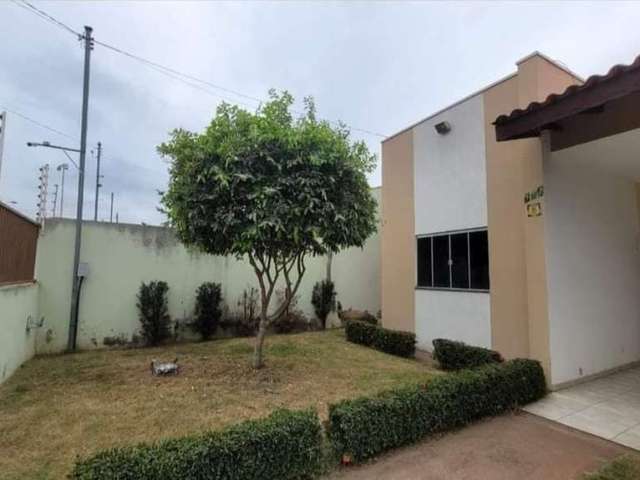 Casa à venda 3 Quartos, 1 Suite, 2 Vagas, 200M², Jardim Comodoro, Cuiabá - MT