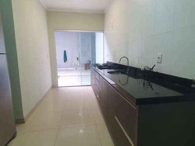 Casa à venda 2 Quartos, 2 Vagas, 200M², Jardim Universitário, Cuiabá - MT