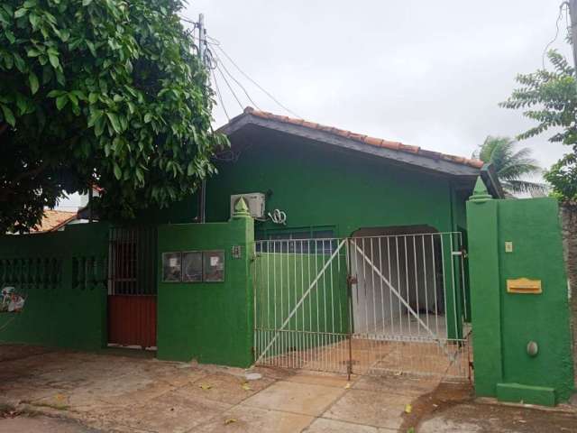 Casa à venda 4 Quartos, 2 Vagas, 250M², CPA III, Cuiabá - MT