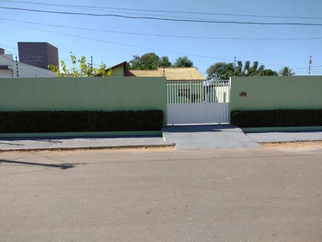 Casa à venda 3 Quartos, 1 Suite, 2 Vagas, 630M², Jardim Costa Verde, Várzea Grande - MT