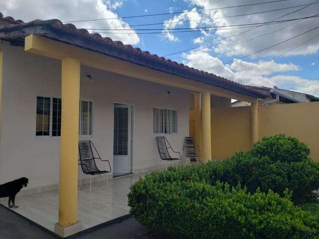 Casa à venda 4 Quartos, 2 Vagas, 139M², Jardim Universitário, Cuiabá - MT