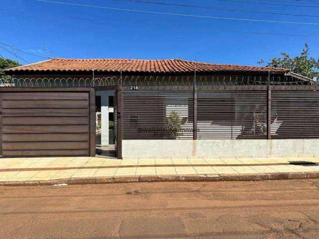 Casa À vende 04 quartos 02 suítes com piscina - Bairro Taveirópolis