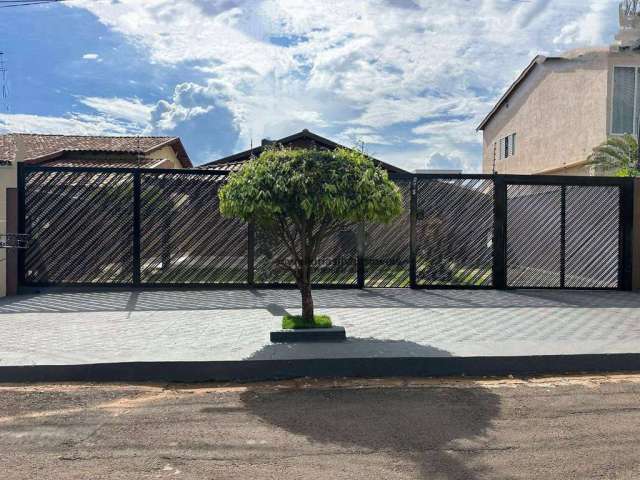 Casa à venda com terreno grande - Vila Planalto