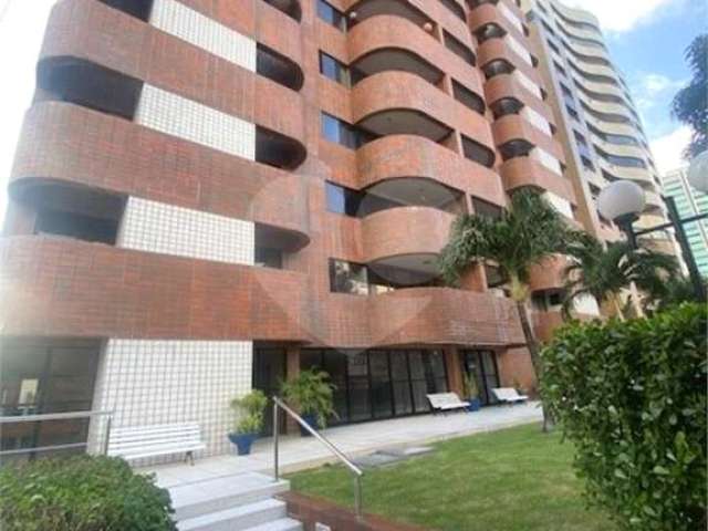 Apartamento com 3 quartos à venda em Patriolino Ribeiro - CE