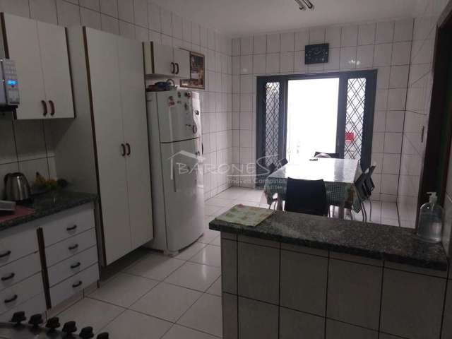 Casa com 3 quartos à venda na Maura Toledo Siqueira, 0001, Residencial Burato, Campinas, 298 m2 por R$ 950.000