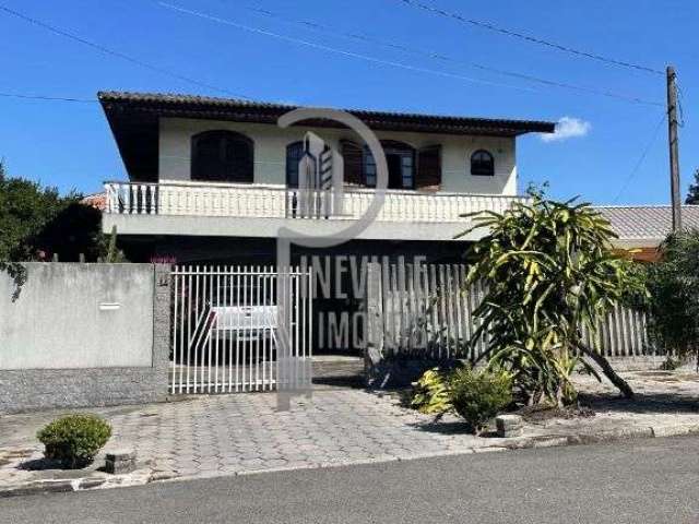 Casa ampla com terreno inteiro