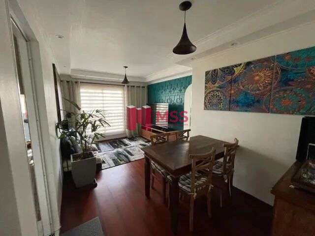 Apartamento Padrão de 2 Quartos com 2 Vagas - 54m² à Venda