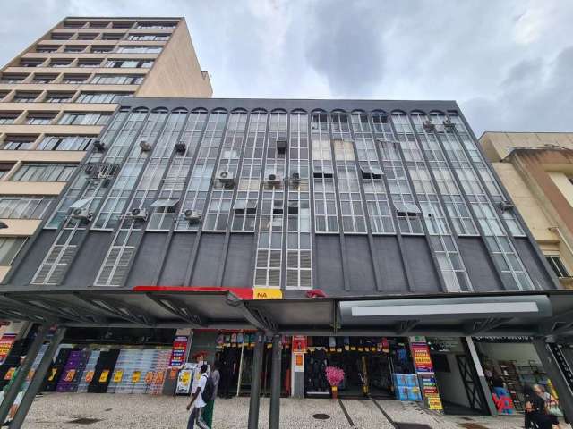 Sala comercial para alugar na Praça Rui Barbosa, 827, Centro, Curitiba por R$ 950