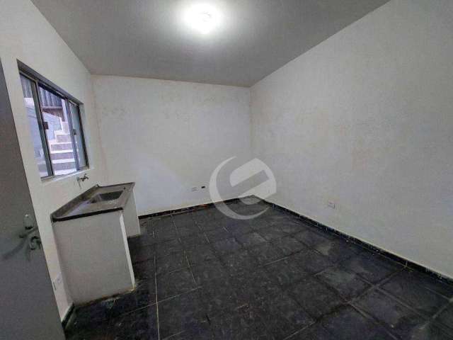 Kitnet com 1 dormitório para alugar, 28 m² por R$ 664,05/mês - Jardim Santo André - Santo André/SP