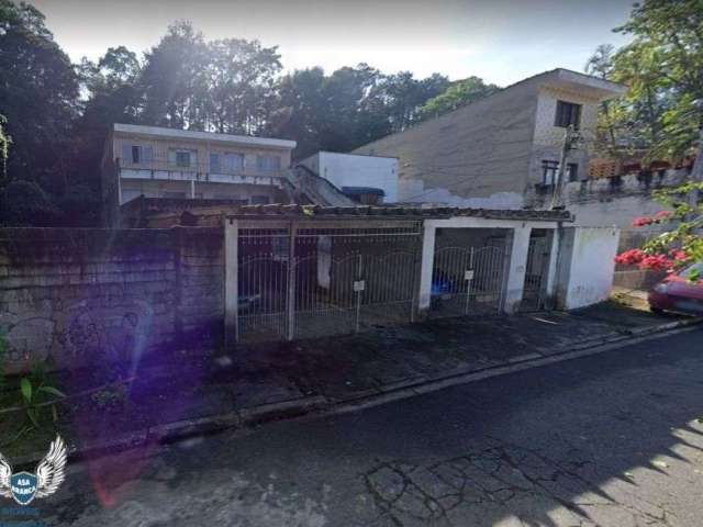 Sobrado com 4 dormitórios, garagem, sala de jantar, cozinha, lavanderia, salão d