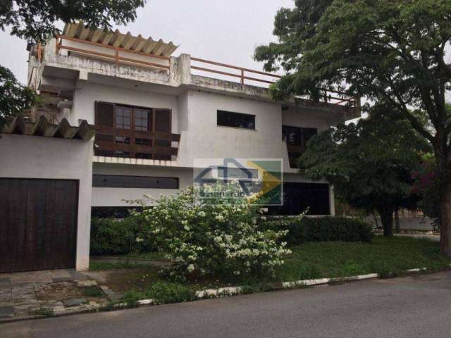 Sobrado à venda na R. Glicério, 285m² por R$ 780.000 - Parque do Colégio - Suzano/SP