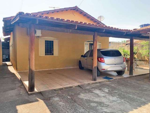 Excelente oportunidade de casa térrea com 05 quartos à venda, 253,00m², R$600.000,00 - Condomínio Rio Formoso