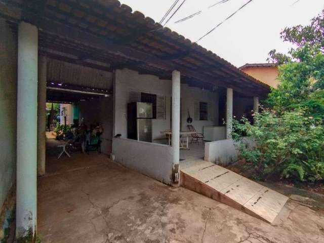 Casa com 03 quartos à venda, 120,00m² - R$550.000 - Jardim Planalto