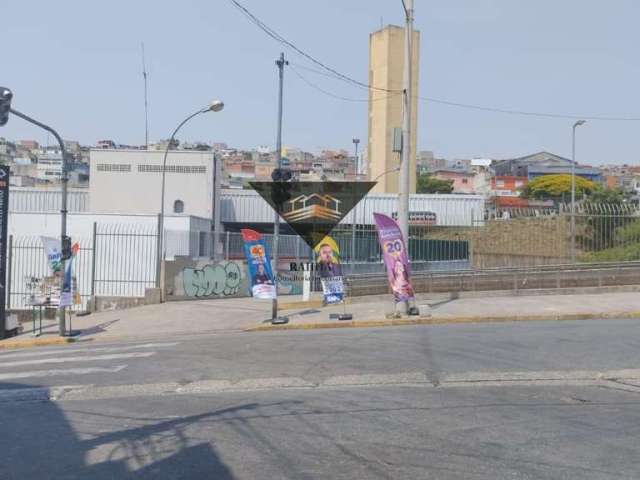 Salão Comercial para Locação em Ferraz de Vasconcelos, SANTO ANTÔNIO PAULISTA, 3 banheiros