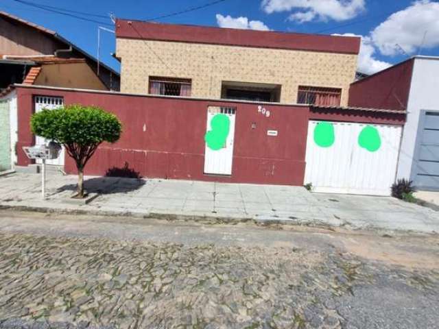 Casa com 4 quartos à venda na Rua José de Assis, Camargos, Belo Horizonte, 360 m2 por R$ 750.000