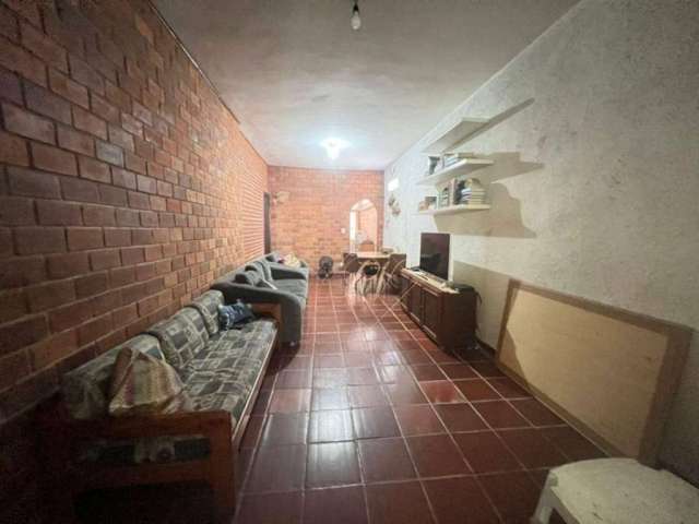 Excelente casa, 3 dormitórios, jardim, garagem, à 1 quadra da praia em são vicente!!