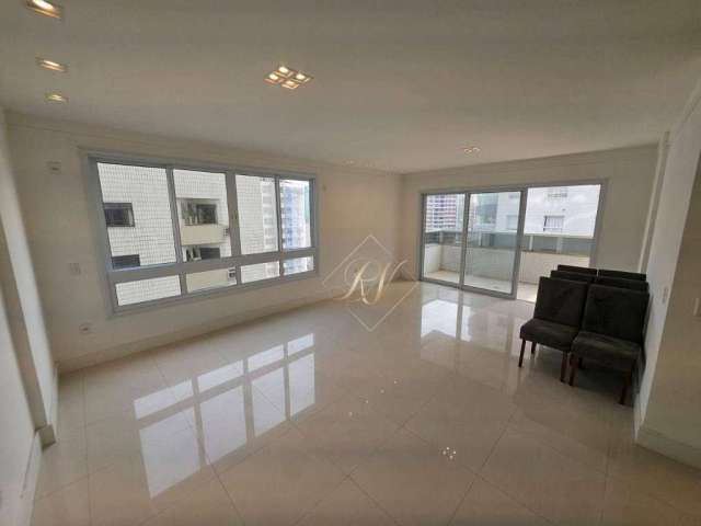 Belíssimo Apartamento, 04 dormitórios, lazer completo à 01 quadra da Praia em Santos!!!