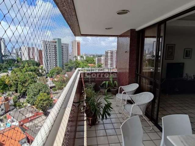 Apartamento de 180m&#178; no Edf. Montserrat em Casa Forte