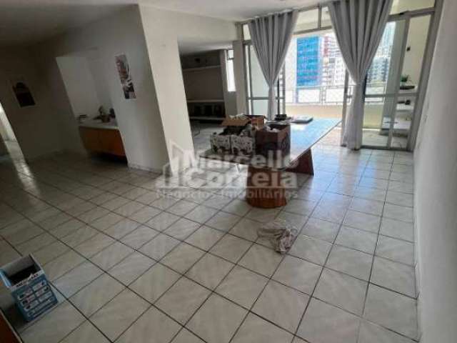 Apartamento de 140m&#178; no Bairro de Boa Viagem