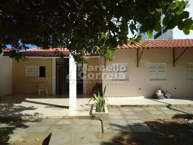 Casa de 180m&#178; no Bairro de Jardim Atl&#226;ntico