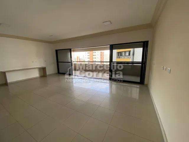 Apartamento de 156m&#178; no Edf. Pierre Renoir, Casa Amarela