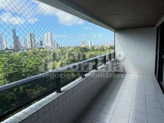 Apartamento de 180m&#178; no Edf. Cristiano, Casa Forte