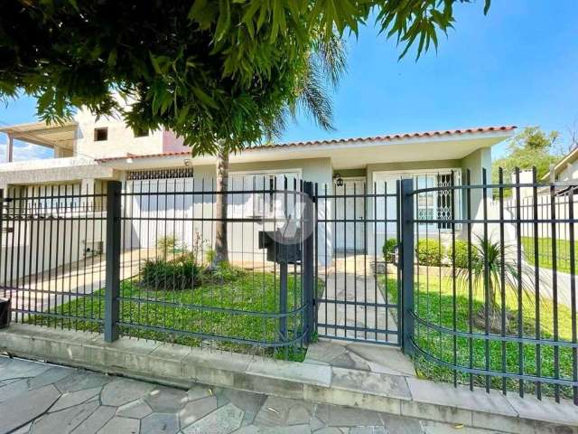 Casa com piscina no Bairro Camobi