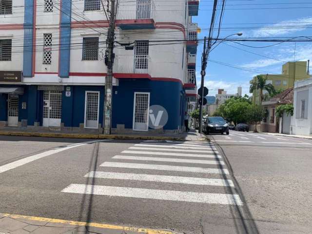 Sala/loja térrea comercial de esquina na floriano peixoto c/ mobília de escritór