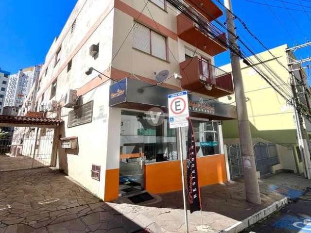 Apartamento de dois dormitórios para locação no centro de Santa Maria.