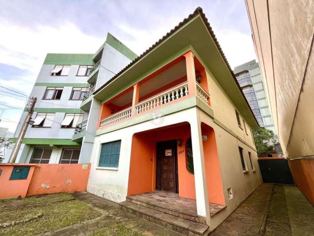 Casa tanto para venda ou locação.