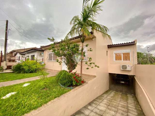 Casa com 3 quartos à venda na Rua dos Miosótis, 380, Patronato, Santa Maria, 236 m2 por R$ 595.000