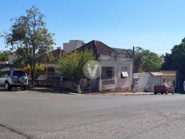 Terreno de esquina na Anibal Barão